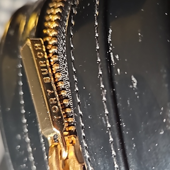 TORY Burch Black Patent Leather Cosmetic Makeup Bag - Picture 3 of 5